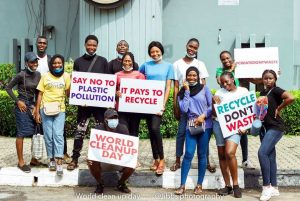 recycledge-volunteers-celebrating-world-cleanup-day-2020